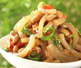 腊八豆蒸肉皮