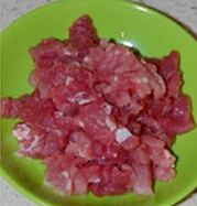 山药炒肉丁,山药，胡萝卜，黄瓜和肉切丁