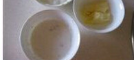 鲜奶油面包,酵母溶于温牛奶中,静8分钟