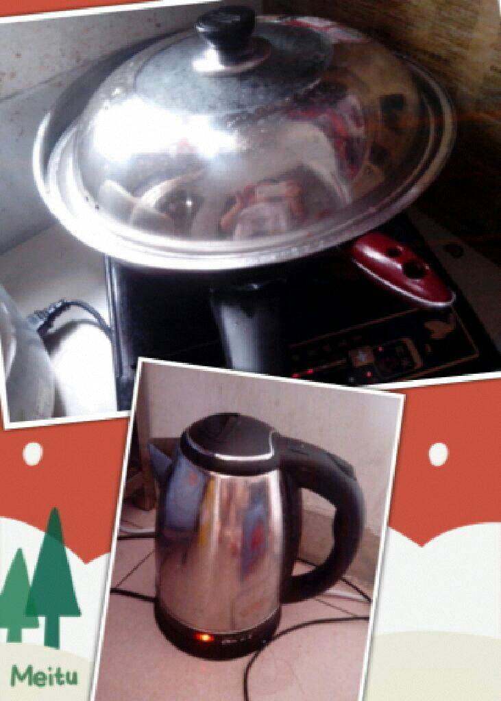 番茄鸡蛋肉丝面,番茄用小火焖着需要时间,这时候烧壶开水,热水下锅热的快,