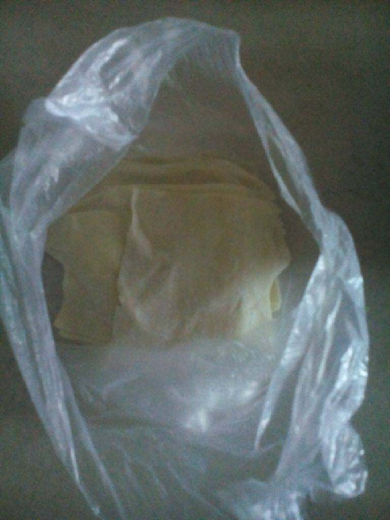 宝宝辅食――猪肉白菜馄炖,取出馄炖皮