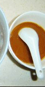 红焖大虾 ,<a style='color:red;display:inline-block;' href='/shicai/ 788'>生抽</a>两勺、醋一勺、糖半勺、清水半碗、淀粉少许调入碗里，调匀做成酱汁
