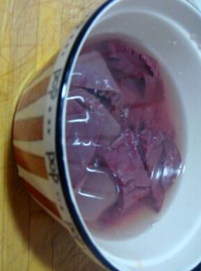 火爆腰花,<a style='color:red;display:inline-block;' href='/shicai/ 423'>腰花</a>片去腰臊后打花刀,泡水,泡出血水