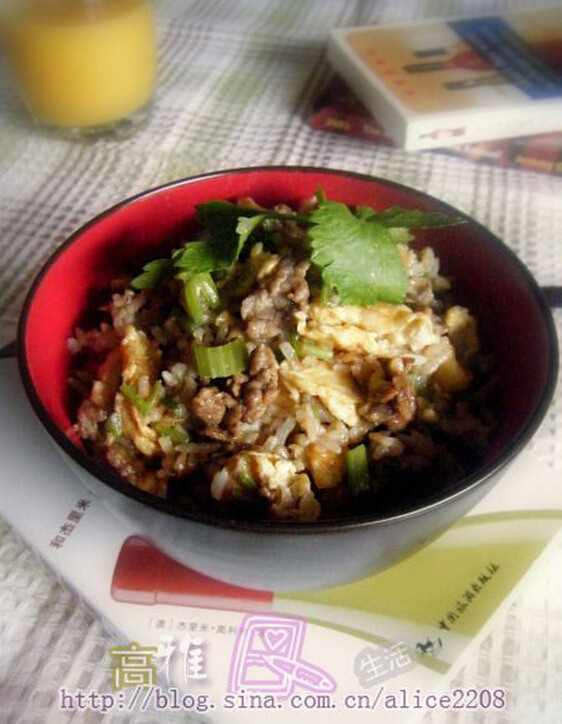 芹菜牛肉炒饭