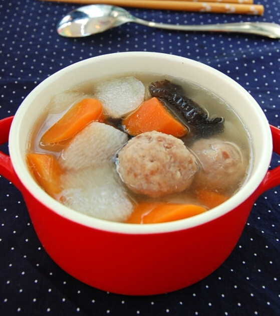 时蔬肉丸汤