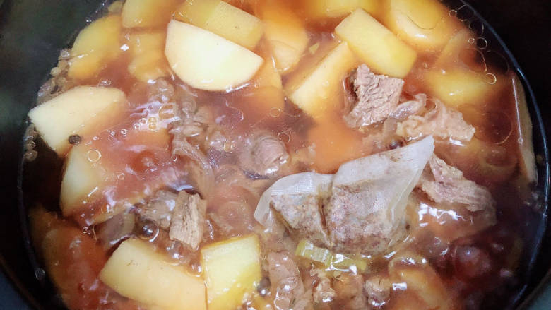 牛肉炖芋头,45分钟,开盖儿,再炖煮10分钟。