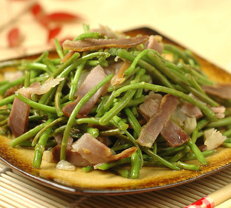 腊肉炒泥蒿