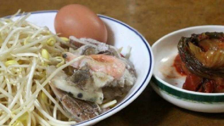 正宗韩式黄豆芽解酒汤,准备好材料~