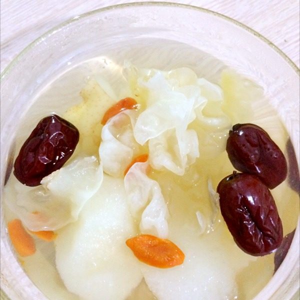 银耳雪梨汤