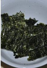 意大利面,<a style='color:red;display:inline-block;' href='/shicai/ 58'>茄子</a>切长条、<a style='color:red;display:inline-block;' href='/shicai/ 146'>蒜苔</a>切小丁、洋葱切小块、<a style='color:red;display:inline-block;' href='/shicai/ 238'>杏鲍菇</a>切小块、红线椒切成末备用