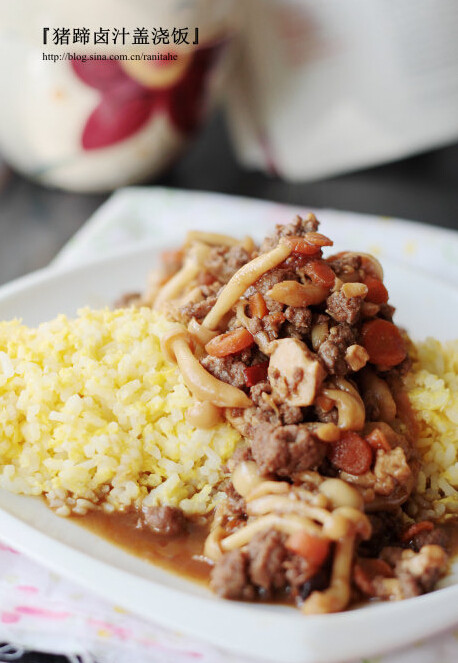 猪蹄卤汁盖浇饭