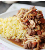 猪蹄卤汁盖浇饭,将浇汁浇在米饭上即可