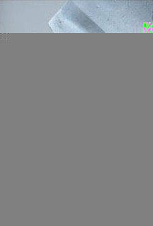 糖醋鲤鱼,<a style='color:red;display:inline-block;' href='/shicai/ 375'>鲤鱼</a>收拾干净后抽掉两面的腥筋,然后用刀倾斜45度角给鱼均匀的划斜开刀
