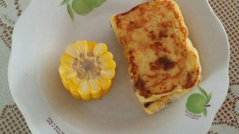 黄油酥香奶酪夹馅蛋包吐司