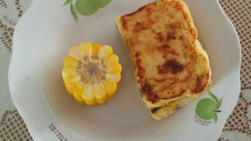 黄油酥香奶酪夹馅蛋包吐司