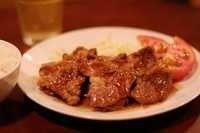 姜烧猪肉
,梅花肉肉质很嫩,久煮不老,所以放心大口地吃吧。