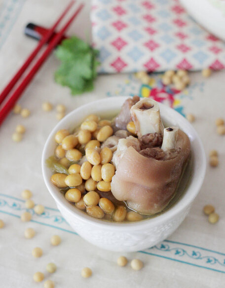 胡椒黄豆炖猪蹄