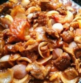 【贴秋膘之家常土豆炖牛肉】,热腾腾,香气十足的一道炖菜成功出锅!
看起来是不是超级诱人啊