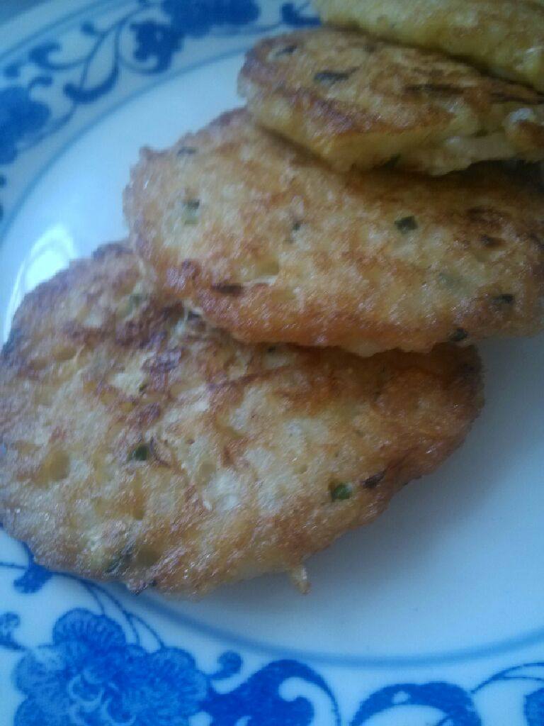 虾皮米饭鸡蛋饼