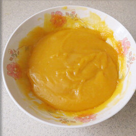 芒果糯米糍,蒸锅上气后放入大火蒸15分钟，每五分钟搅拌一下