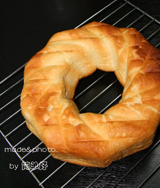 鲜奶油团圆包 ,烤箱预热170度，下层，风扇烤，30分钟左右