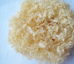 银耳木耳,<a style='color:red;display:inline-block;' href='/shicai/ 232'>银耳</a>泡发洗净，撕小块，<a style='color:red;display:inline-block;' href='/shicai/ 136'>黑木耳</a>泡发洗净，去根部