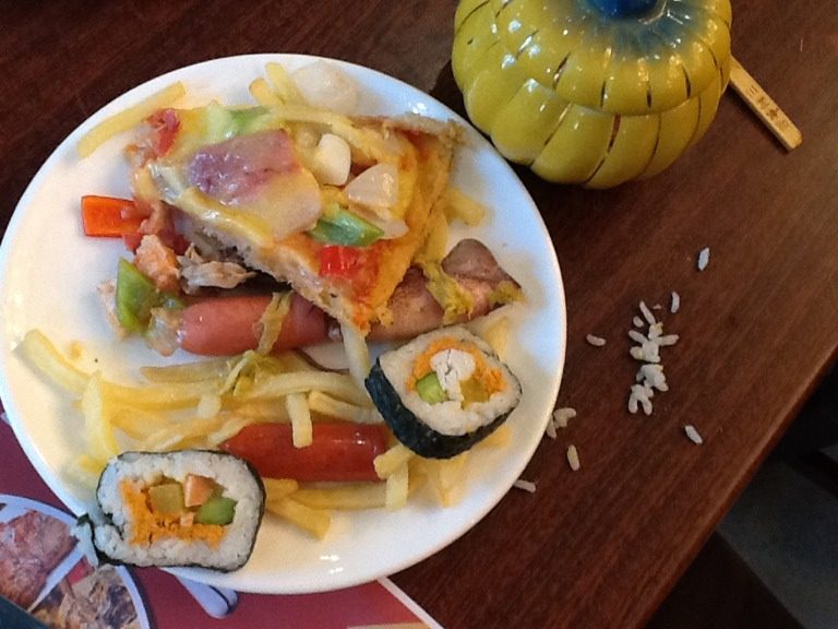 反美美食第二级之反美自助餐