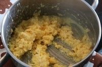 有Scrambled Egg的营养早餐,一直重复这个过程,直到鸡蛋变成图中的固态就可以盛出鸡蛋了。洗几个<a style='color:red;display:inline-block;' href='/shicai/ 3440'>小西红柿</a>。这些都做完以后,蘑菇也就熟了。各位看官看到蘑菇缩水外形变小颜色变成深褐色时就可以盛出蘑菇了。