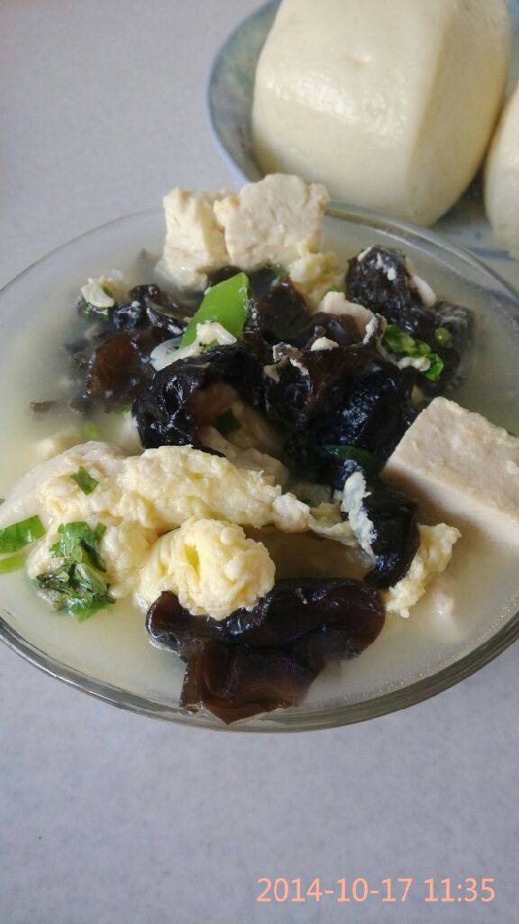 木耳豆腐虾皮鸡蛋汤