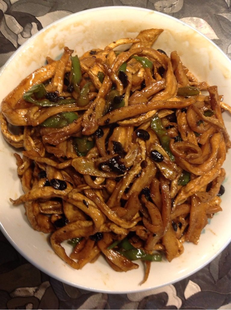 干萝卜条炒墨鱼丝