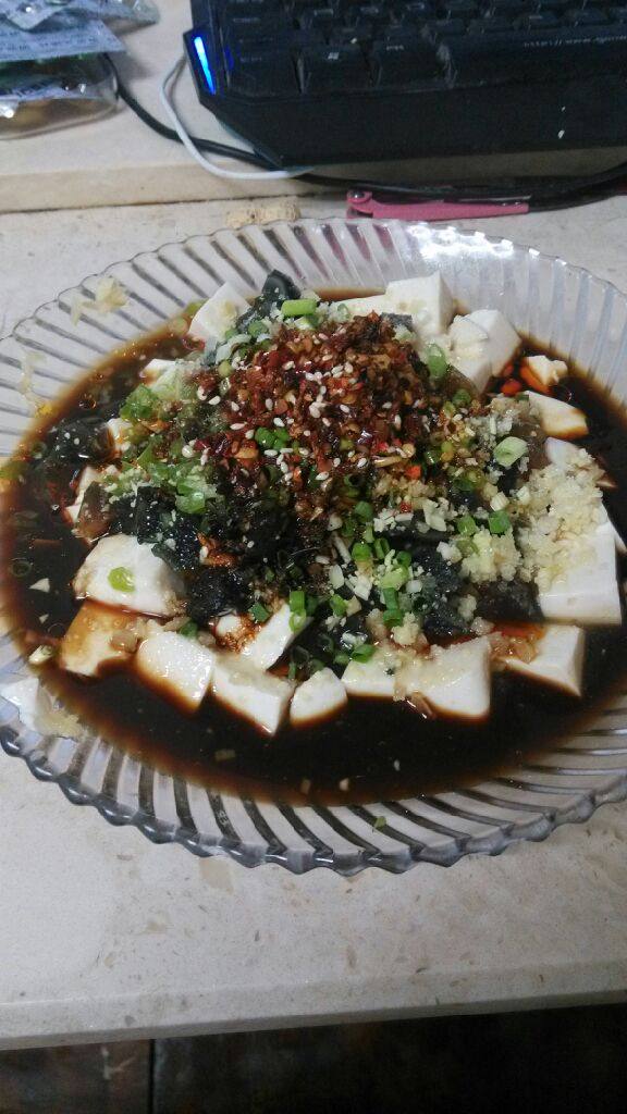 皮蛋拌嫩豆腐