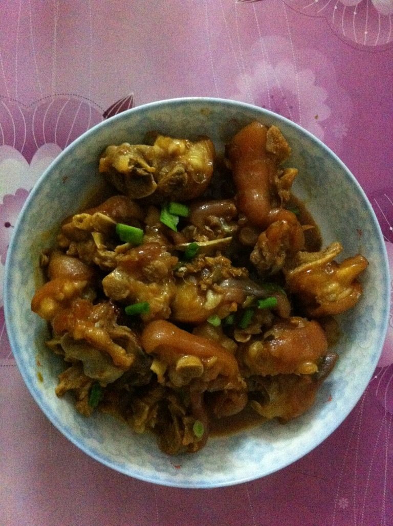 美味闷猪脚