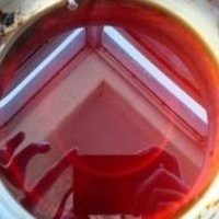 免烤焦糖牛奶鸡蛋布丁,2. 溶化到深色的时候(不要过了啊，我这次感觉颜色就有点深了些)，加入热水搅拌就好了，这个就是焦糖