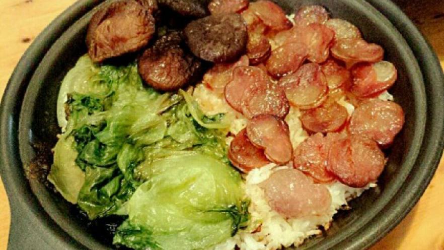 腊肉煲仔饭