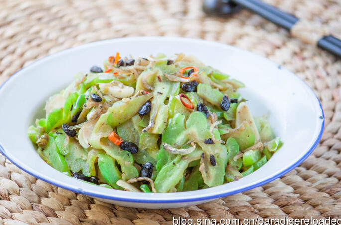 豆豉小鱼炒苦瓜