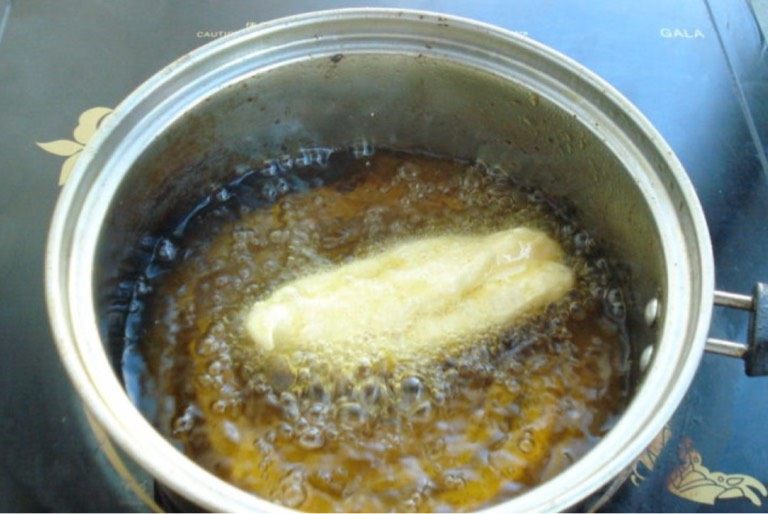 DIY健康酥炸小油条,中火炸制