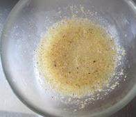 韩国荞麦拌面,<a style='color:red;display:inline-block;' href='/shicai/ 93627'>芥末粉</a>用温水冲调，盖上盖，放在温暖的地方发酵30分钟