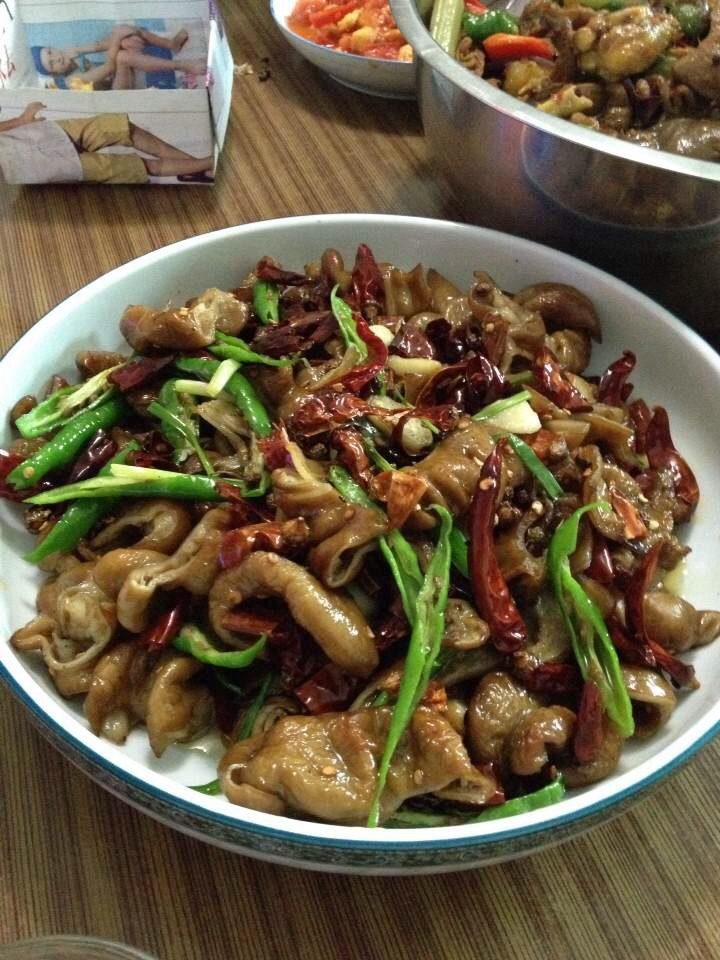 爆炒青椒肥肠