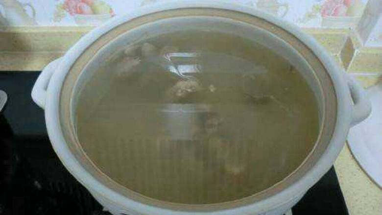 自己动手做卤菜,另取一锅高汤,(排骨汤,或者水也行,)