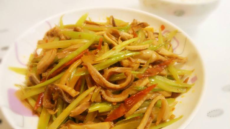 西芹炒肚条
