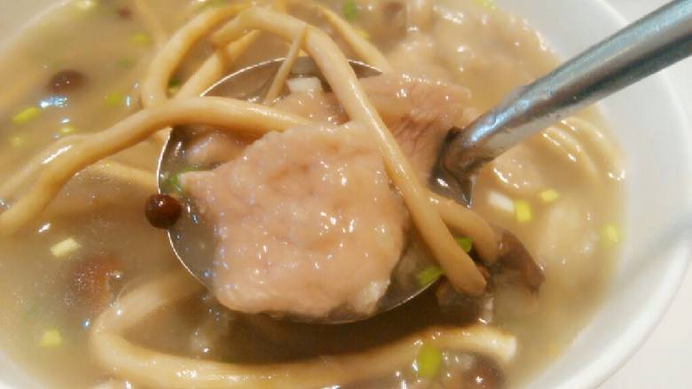 茶树菇滑肉汤