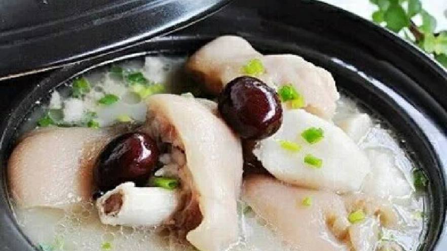 山药红枣猪蹄汤