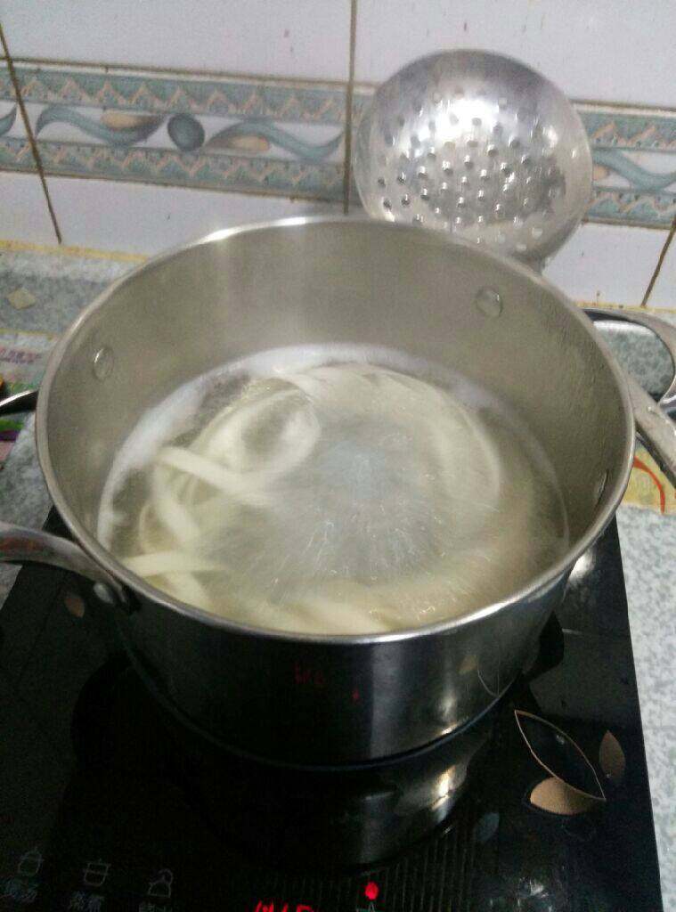 生日面,保持水微沸，煮12分钟。