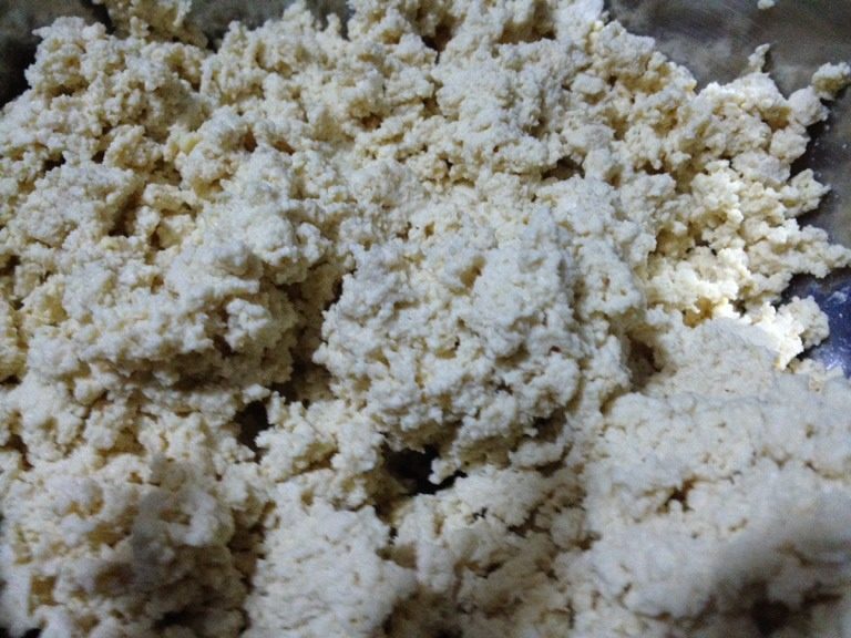 豆腐果,如图把豆腐捏碎