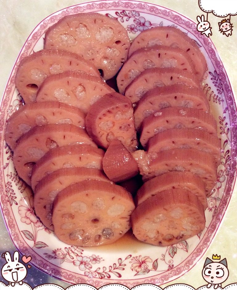 红糖糯米藕,现吃现切片，淋上糖汁，如果有桂花可以洒点，我家木有，就没放了