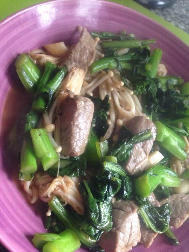 芥蓝金针菇炒牛肉