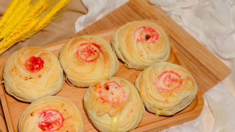 奶酪酥饼,预热烤箱200度烤20分钟