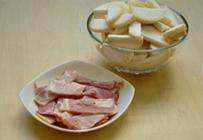 杏鲍菇培根沙拉,<a style='color:red;display:inline-block;' href='/shicai/ 443'>培根</a>、<a style='color:red;display:inline-block;' href='/shicai/ 238'>杏鲍菇</a>切小片