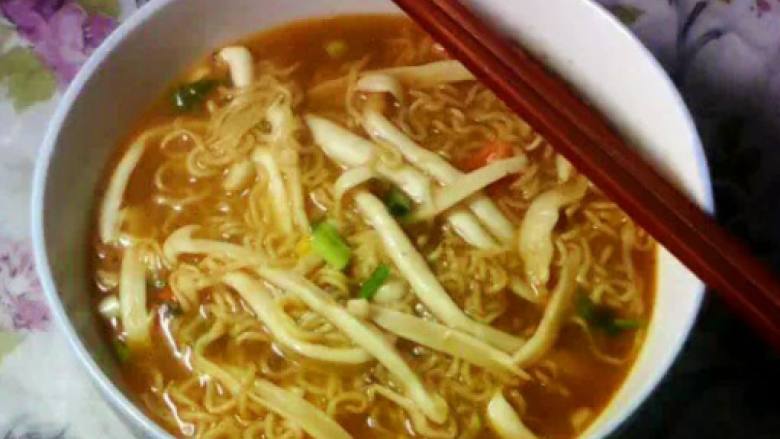 茶树菇泡面