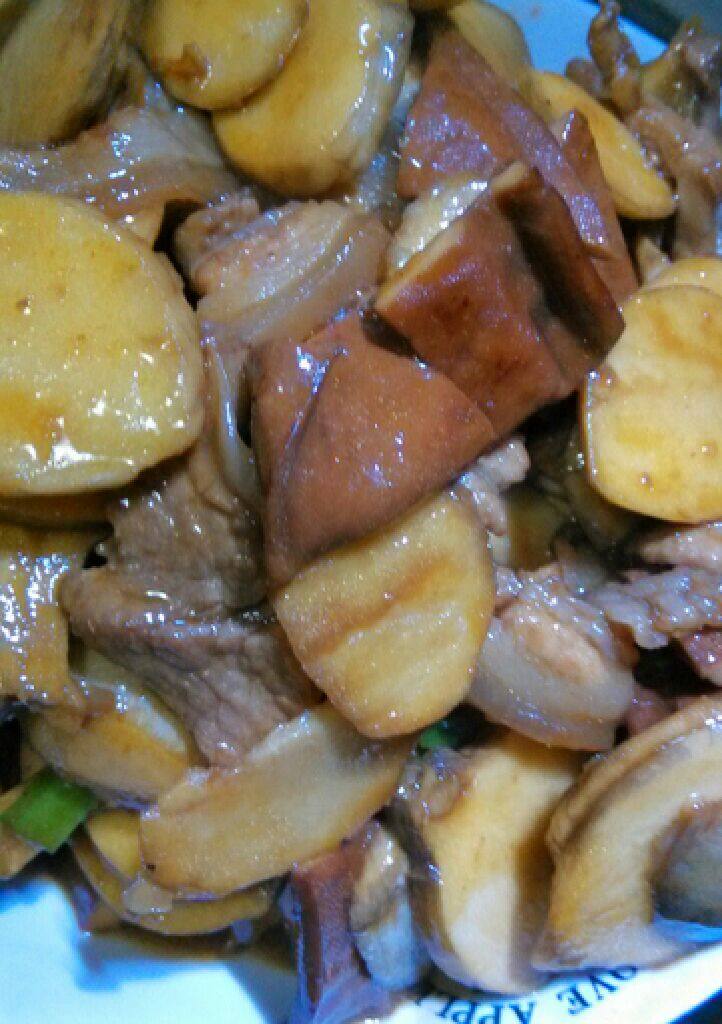 五花肉炒茨菰片
